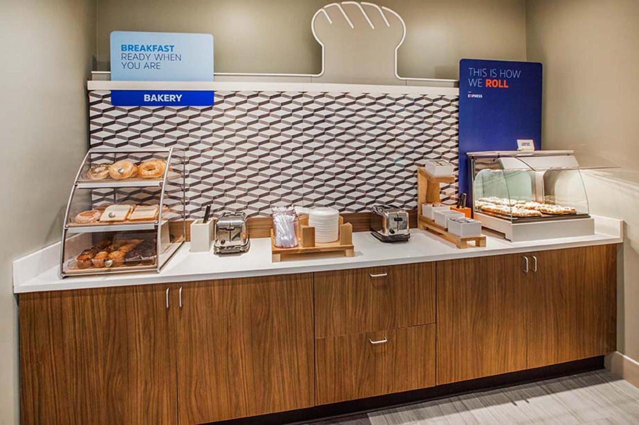 Holiday Inn Express & Suites Phoenix Glendale Dist By Ihg Экстерьер фото