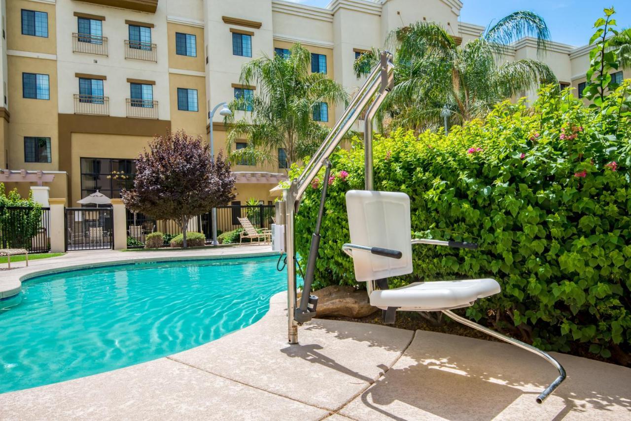 Holiday Inn Express & Suites Phoenix Glendale Dist By Ihg Экстерьер фото