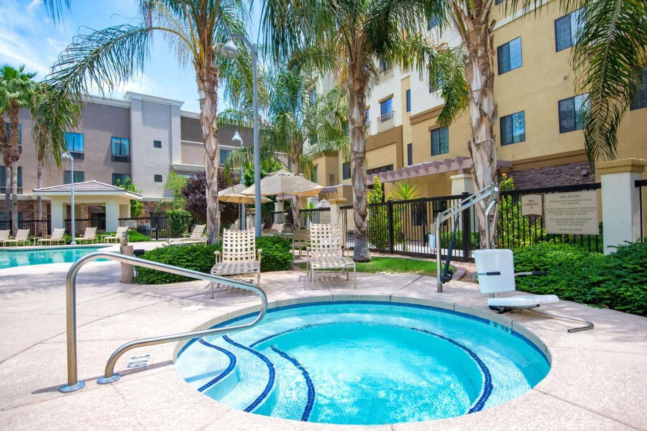 Holiday Inn Express & Suites Phoenix Glendale Dist By Ihg Экстерьер фото
