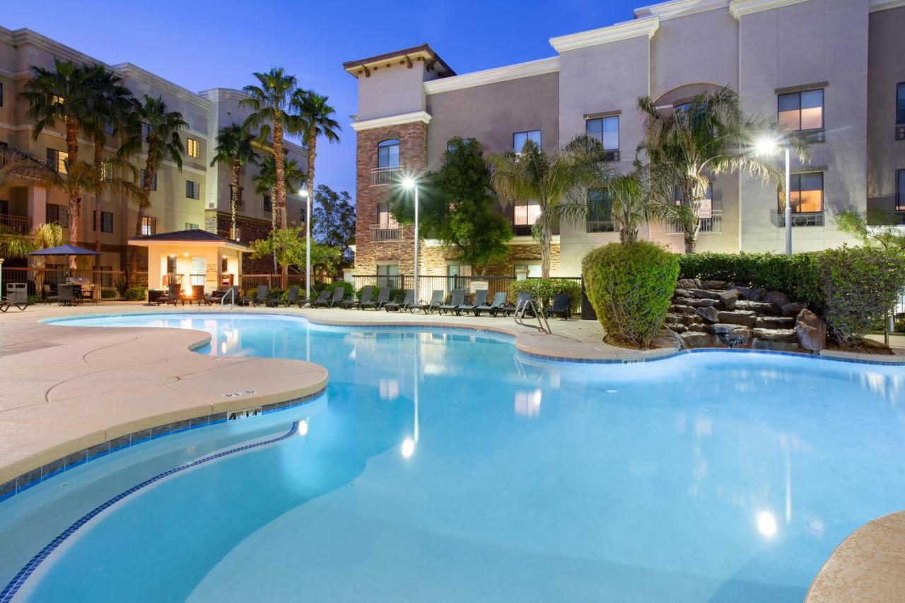 Holiday Inn Express & Suites Phoenix Glendale Dist By Ihg Экстерьер фото